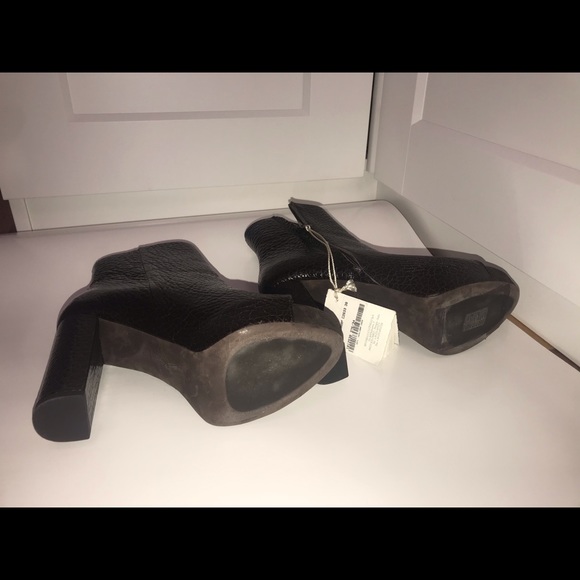 Brunello Cucinelli Leather Open- Toe Ankle Boot - Picture 7 of 8